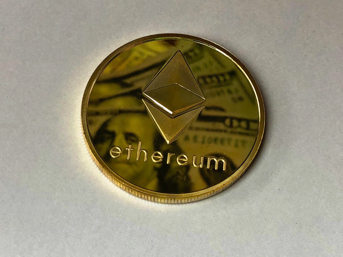 Cryptomonnaies en 2026 : investir intelligemment sans se ruiner